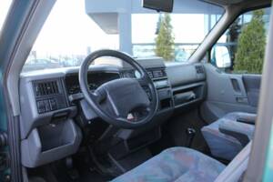 Imagen 2/8 de Volkswagen T4 Multivan 2.5 (1995)