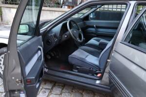 Bild 21/39 von Alfa Romeo 164 2.0 (1990)