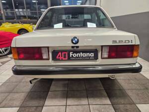 Image 6/12 of BMW 320i (1987)