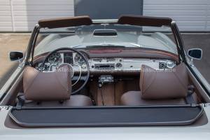 Image 14/26 of Mercedes-Benz 230 SL (1966)