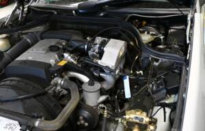 Immagine 34/43 di Mercedes-Benz E 200 (1994)