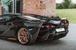 Image 60/68 of Lamborghini Sián FKP 37 (2021)