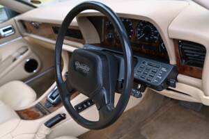 Image 15/21 of Daimler XJ 6 4.0 (1990)