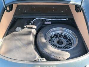 Image 14/74 of Jaguar E-Type 3.8 Flat Floor (1961)