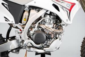 Image 33/50 de Yamaha DUMMY (2008)