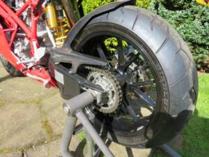 Bild 42/48 von Ducati 749 R (2005)