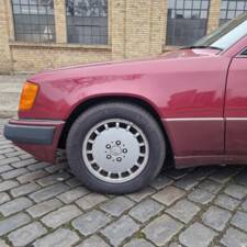 Immagine 53/162 di Mercedes-Benz 230 CE (1989)