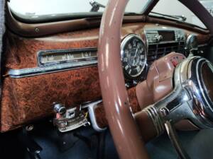 Image 30/50 of Cadillac 61 Sedan (1941)