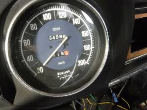 Image 11/40 of Alfa Romeo Giulia Nuova Super 1600 (1977)