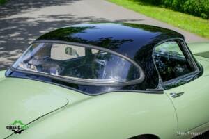 Image 50/60 de Jaguar E-Type (1969)