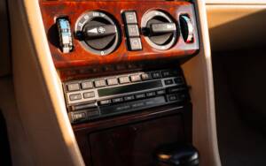 Bild 30/38 von Mercedes-Benz 500 E (1991)