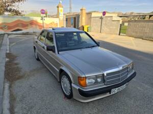 Image 5/8 of Mercedes-Benz 190 E (1989)