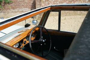 Bild 13/50 von Bentley 3 1/2 Liter Park Ward FHC (1933)