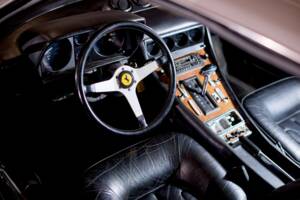 Image 20/23 de Ferrari 400 GT (1979)