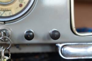 Image 40/50 of Morris Minor 1000 (1958)