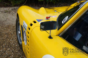 Image 14/50 of Bizzarrini GT Strada 5300 (1965)