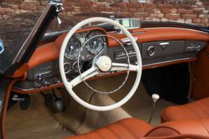 Image 47/50 of Mercedes-Benz 190 SL (1960)