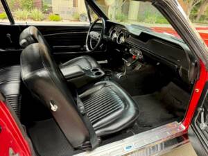 Image 33/50 of Ford Mustang 200 (1968)