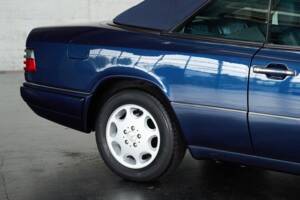 Bild 28/50 von Mercedes-Benz E 200 (1996)