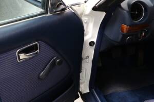 Bild 35/38 von Mercedes-Benz 230 CE (1984)