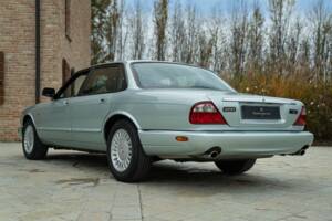 Image 13/50 de Jaguar XJ 8 Sovereign (1997)