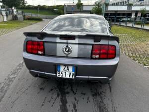 Image 16/60 of Ford Mustang GT (2005)