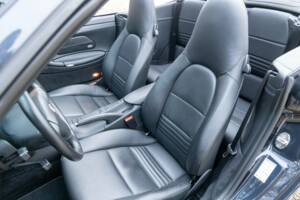 Image 39/50 of Porsche 911 Carrera 4S (2003)