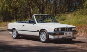 Bild 1/36 von BMW 318i (1991)