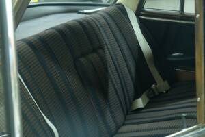 Image 44/50 of Mercedes-Benz 300 SE (1964)