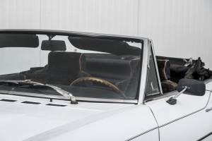 Image 22/50 of FIAT 124 Spider CS1 (1977)