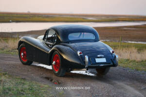 Immagine 2/22 di Jaguar XK 120 FHC (1952)