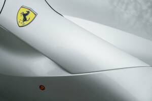 Image 22/50 of Ferrari F12berlinetta (2013)
