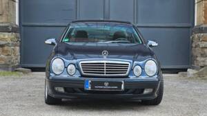 Afbeelding 2/32 van Mercedes-Benz CLK 230 Kompressor (2001)