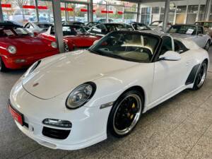 Image 1/20 of Porsche 911 Carrera 4 GTS (2011)