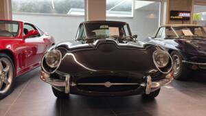 Afbeelding 2/34 van Jaguar E-Type (1968)