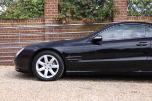 Image 22/50 de Mercedes-Benz SL 350 (2004)