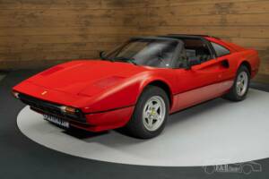 Image 7/8 of Ferrari 308 GTSi (1982)