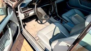 Image 9/16 of Mercedes-Benz E 320 (1996)