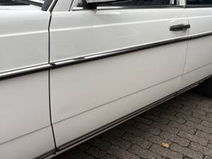 Image 53/66 of Mercedes-Benz 200 T (1984)