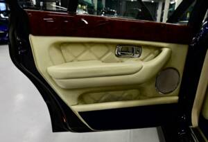 Bild 37/50 von Bentley Arnage T (2005)