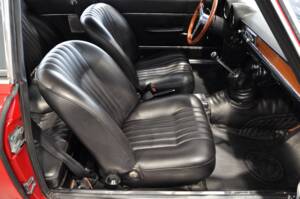 Imagen 39/43 de Alfa Romeo Giulia GT 1300 Junior (1971)