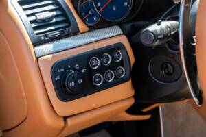 Bild 23/37 von Maserati GranTurismo S (2010)