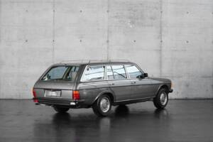 Image 4/49 of Mercedes-Benz 230 TE (1981)