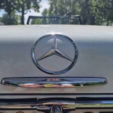 Image 40/100 of Mercedes-Benz 250 SL (1967)