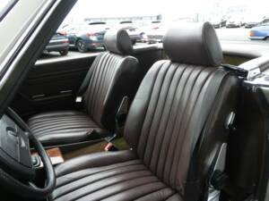 Afbeelding 11/23 van Mercedes-Benz 500 SL (1985)