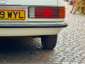Image 19/50 of Mercedes-Benz 280 SL (1984)
