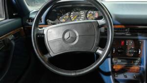 Afbeelding 5/32 van Mercedes-Benz 560 SEL (1990)
