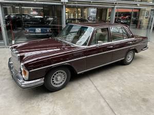 Image 4/50 of Mercedes-Benz 280 SE 4,5 (1972)