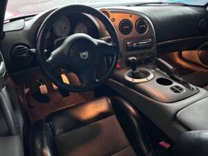 Image 16/22 of Dodge Viper SRT10 (2008)