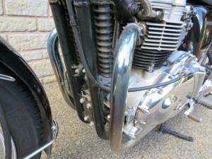 Image 18/39 of Triumph Bonneville T100 (2005)